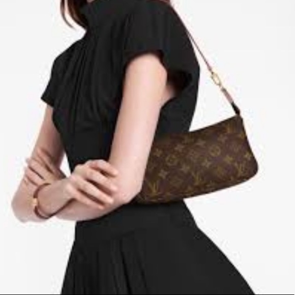 Louis Vuitton Handbags - Louis Vuitton Pochette accessoires LE Brand New*100 authentic Very Hard to find